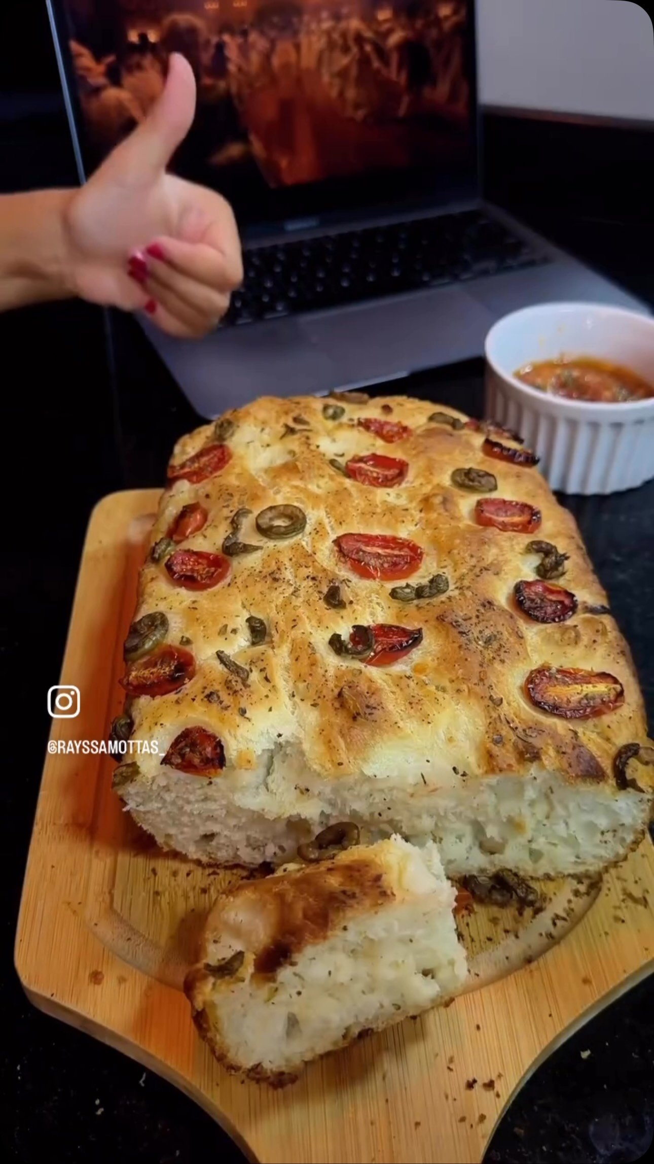 Focaccia Tradicional Italiana com Tomate Cereja e Queijo